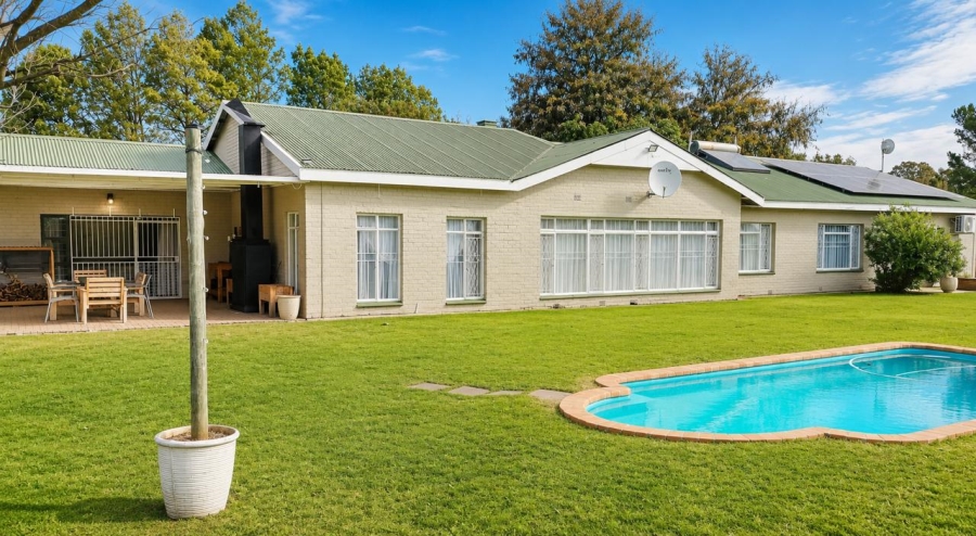 5 Bedroom Property for Sale in Roodewal Free State